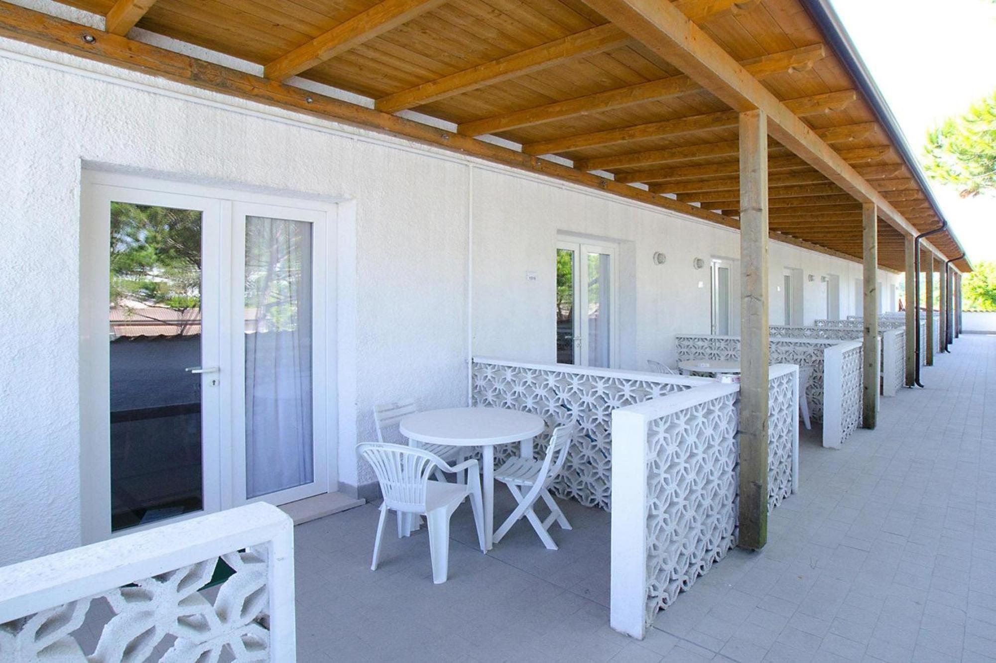 Вілла Bungalow In Caorle With Garden Furniture Дуна-Верде Екстер'єр фото